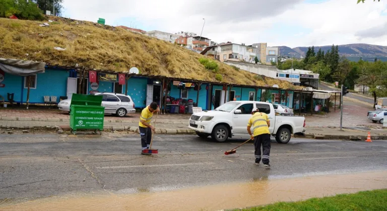 Kahramanmaraş’ta Sağanak Sonrası Temizlik ve Bakım Çalışmaları Aralıksız Sürüyor
