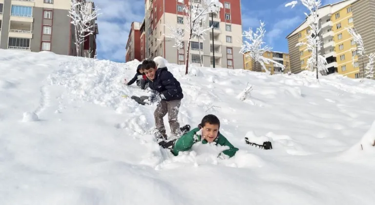 Kar yağışı nedeniyle birçok ilde eğitime ara verildi