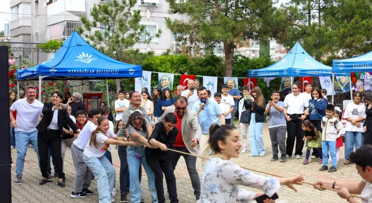 Karabağlar'da gençler sınav öncesi moral buldu