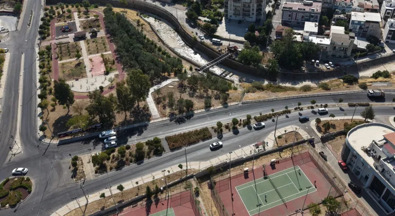 Karşıyaka’da Yaya Ulaşımını Kolaylaştıracak Köprüde Sona Gelindi