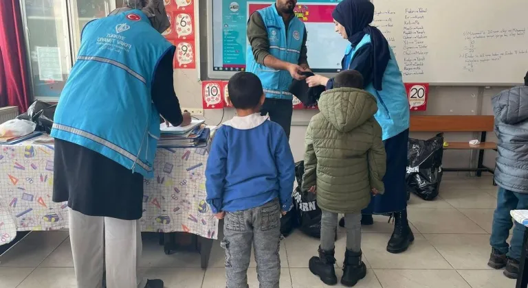 Kars’ta gönülleri ısıtan hareket: "Kış Bayramı" köy okullarına ulaştı