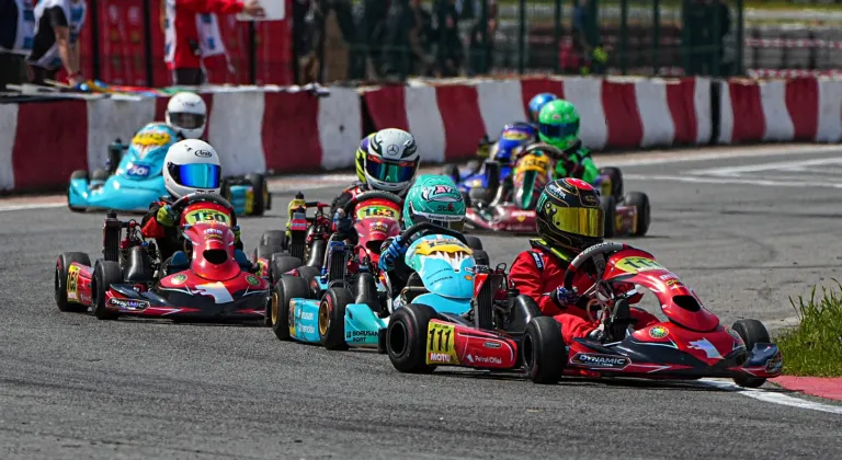 Karting sezon açılışında büyük çekişme