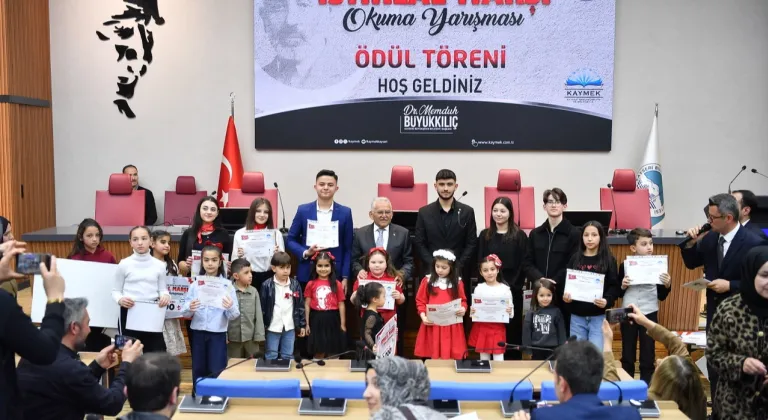 Kayseri Büyükşehir İstiklal Marşı coşkusuna ortak oldu