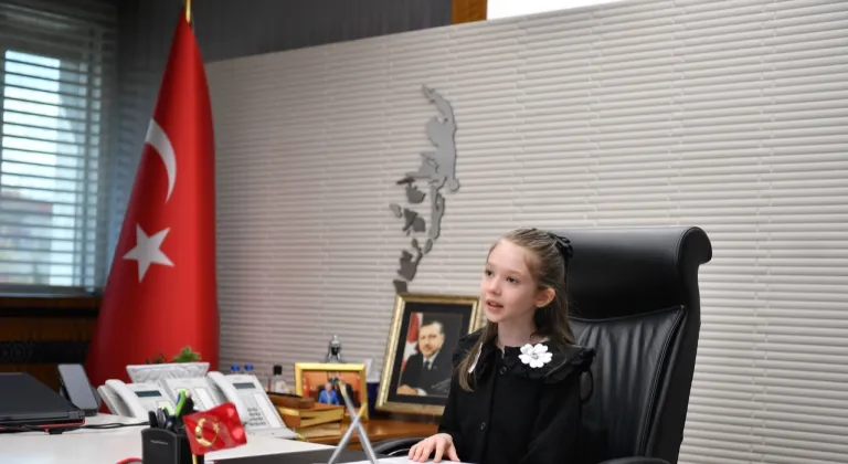 Kayseri Büyükşehir koltuğuna minik Zeynep oturdu