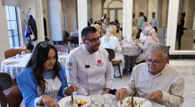 Kayseri Büyükşehir, Sosyal Medya Fenomenleriyle Mutfakta Buluştu









