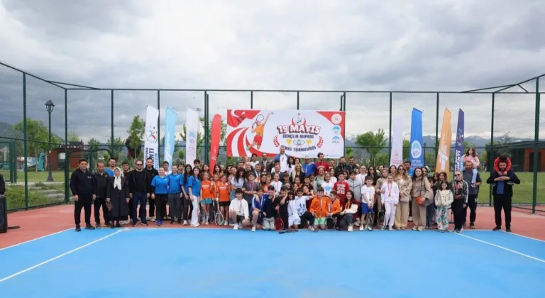 Kayseri Büyükşehir'den 19 Mayıs'a yakışan tenis turnuvası