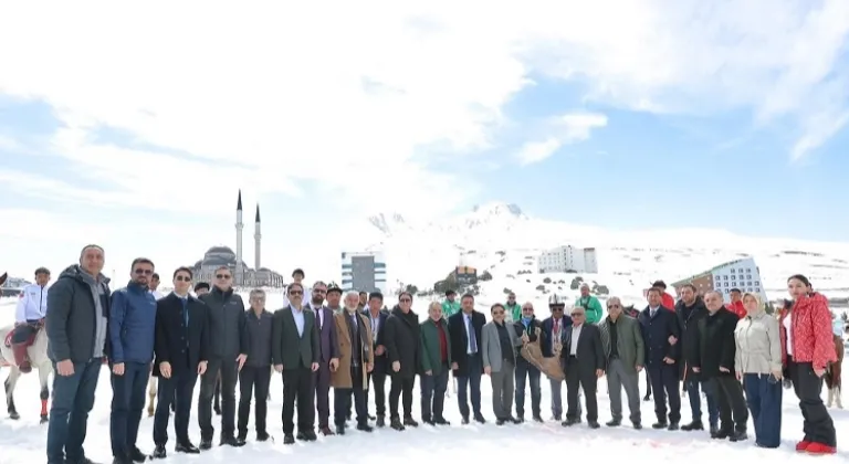 Kayseri Erciyes'te 'kökbörü' heyecanı