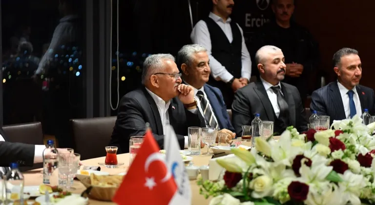 Kayseri iş dünyası Başkan Büyükkılıç'ı iftar sofrasında ağırladı