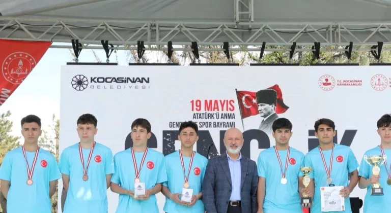 Kayseri Kocasinan'da 'Gençlik Şöleni'ne muhteşem final