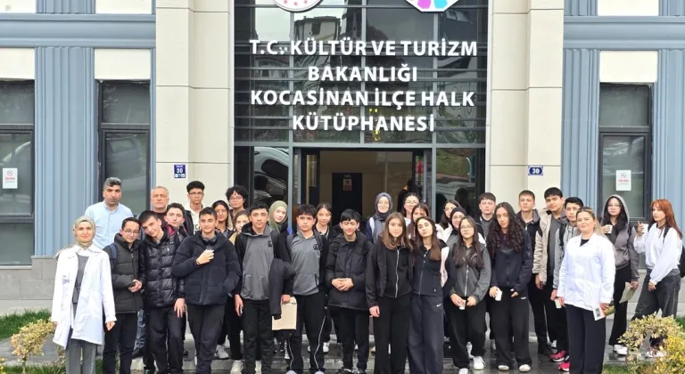 Kayseri Kocasinan'dan gençlere kitap tahlil etkinliği