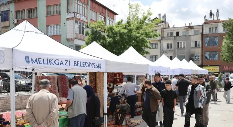 Kayseri Melikgazi Antika Pazarı'na büyük ilgi