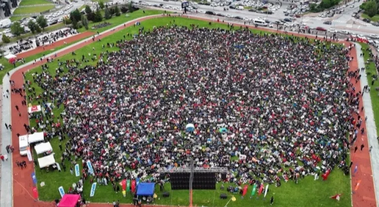 Kayseri Talas'ta maç yayınına YKS molası