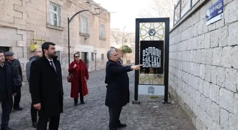Kayseri Talas'ta Türkçe Sokak Çalışmaları Hız Kazandı








