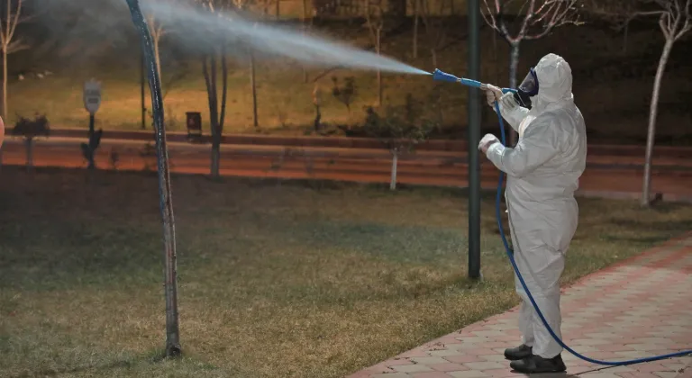 Keçiören’de sinekle mücadele ve bitki koruma çalışmaları sürüyor