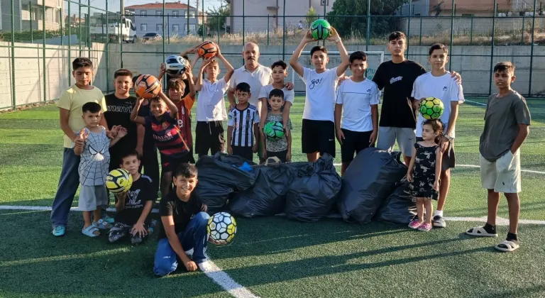 Keşan’da Gençlerden Örnek Davranış: Mahallelerini Temizlediler