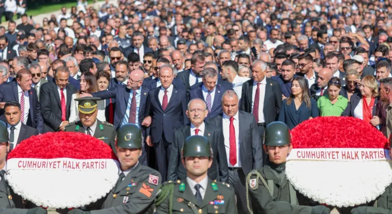 Kılıçdaroğlu’ndan CHP’nin 103. Yılında Anıtkabir Ziyareti