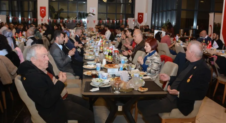 Kızılay Bornova’dan vefa gecesi