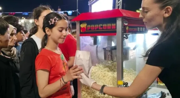 Kocaeli Büyükşehir’den Kitapseverlere Sinema Keyfi