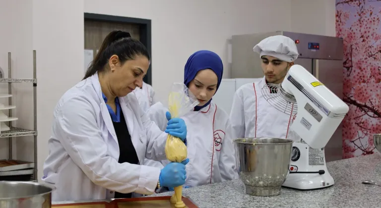 Kocaeli Büyükşehir’in “Beyaz Kalpleri” umut saçıyor