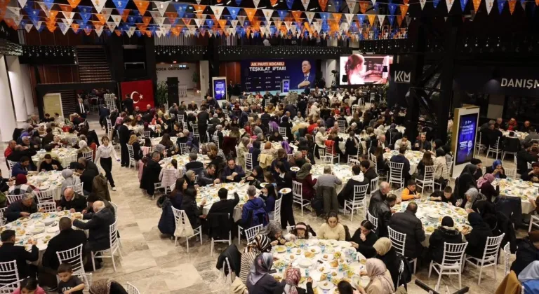 Kocaeli il iftarına binlerce kişi katıldı