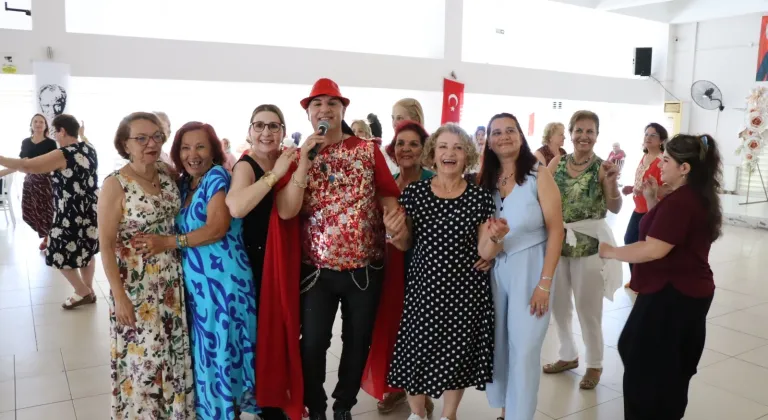 Kocaeli İzmit’te kadınlar söyleşi ve matinede buluştu