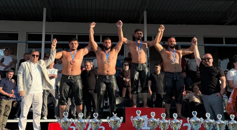 Kocaeli Kağıtspor, Bükreş’te minderi salladı