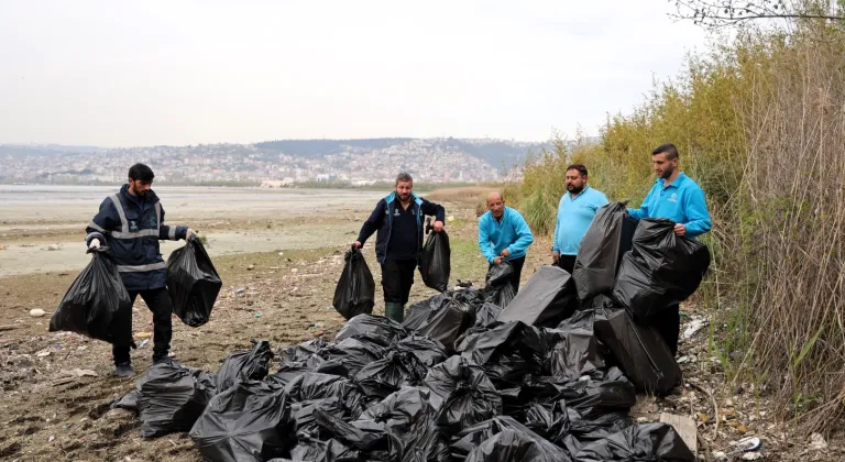 Kocaeli Sahilinde 50 Çöp Torbası Atık Temizlendi