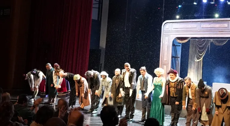 Kocaeli Şehir Tiyatroları Bursa Festivali’nde Tam Not Aldı