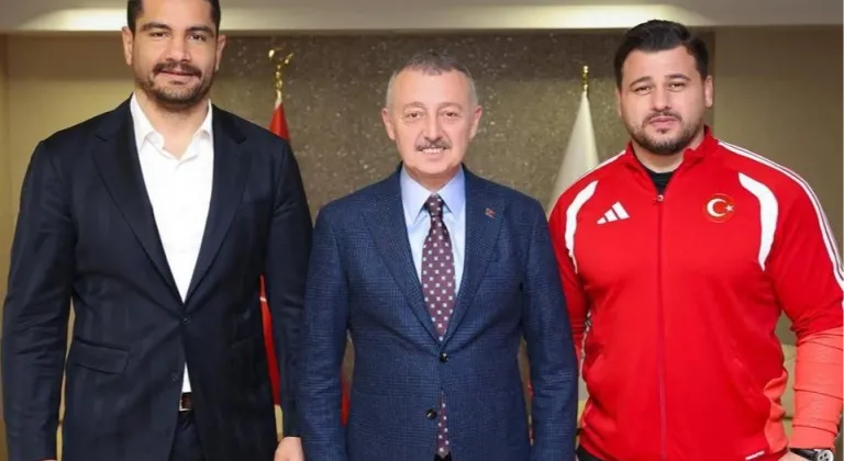 Kocaeli'de Başkan Büyükakın iki önemli ismi ağırladı