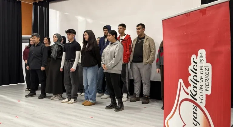 Kocaeli'de Beyaz Kalpler Mehmet Akif Ersoy’u andı