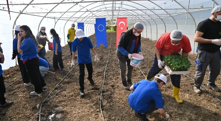 Kocaeli’de çocuklar toprakla buluştu