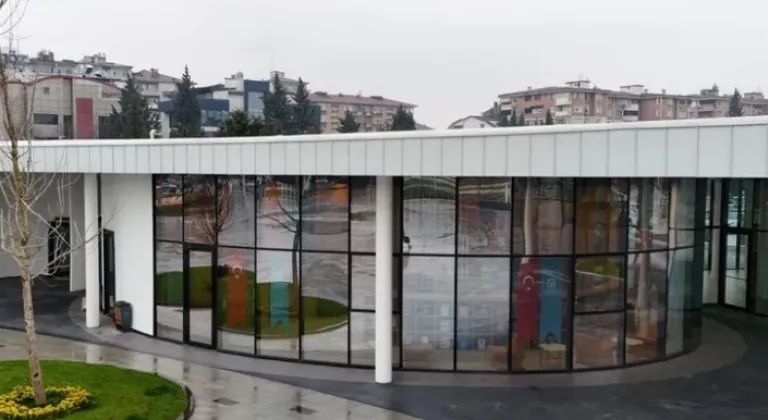 Kocaeli'de Gençlere Yönelik Sanat Kafe Açıldı