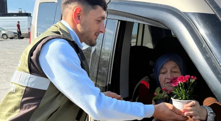 Kocaeli’de mezarlıklarda bayrama yakışan hizmet