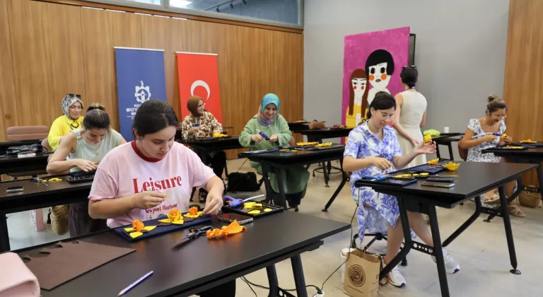 Kocaeli’de Moda Akademisi Tasarım Tutkunlarını Geliştiriyor