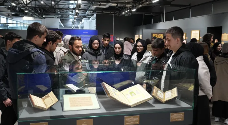 Kocaelili gençler, 'Mukaddes Emanetlere' sahip çıkıyor