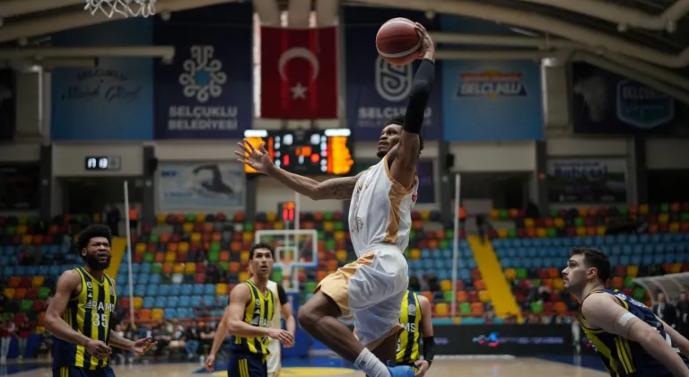 Konya Büyükşehir Play-Off’a galibiyetle başladı