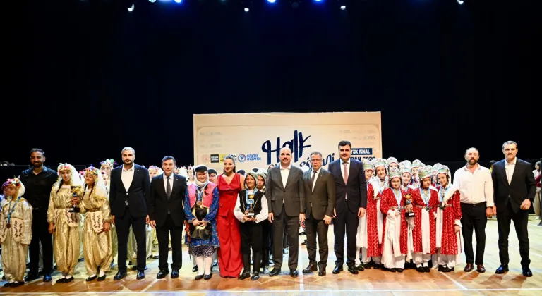 Konya Büyükşehir’den Halk Oyunları Şöleni finali