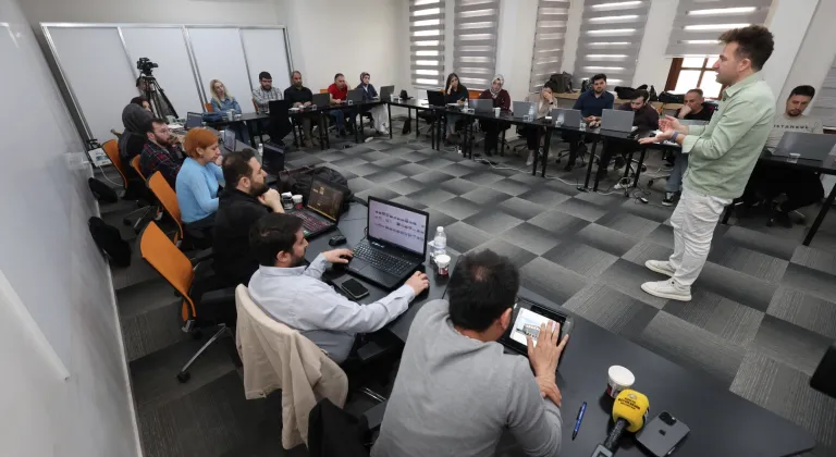 Konya Büyükşehir’den personeline yapay zekâ eğitimi