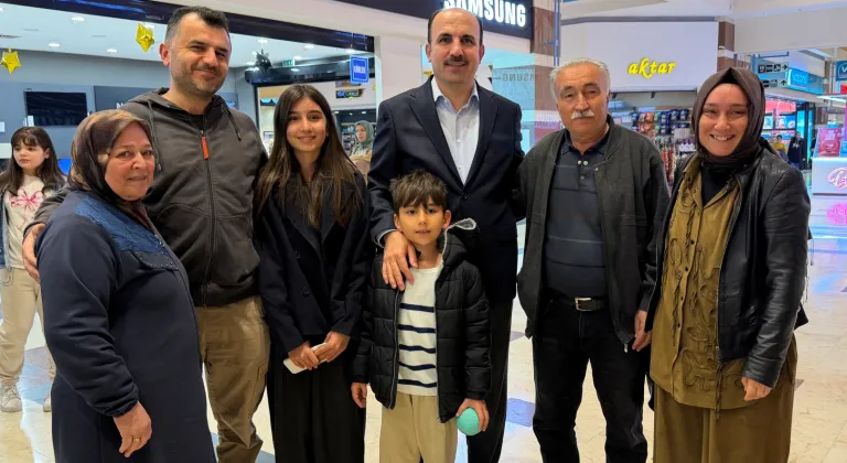 Konya'da Başkan Altay AVM'de esnaf ve vatandaşlarla buluştu
