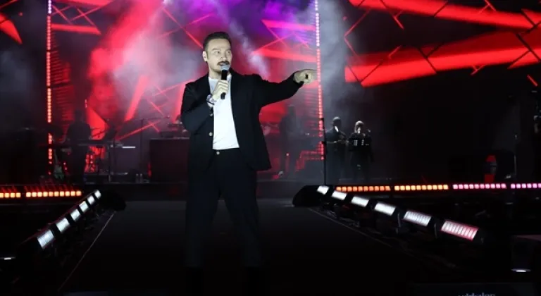 Konya’da Festival Coşkusu: Sinan Akçıl Sahne Aldı