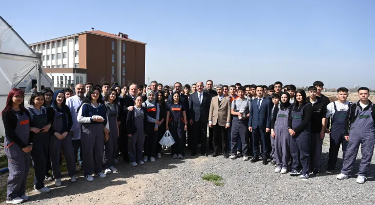 Konya'da Milletvekili Baykan ve Başkan Altay lise öğrencileriyle buluştu