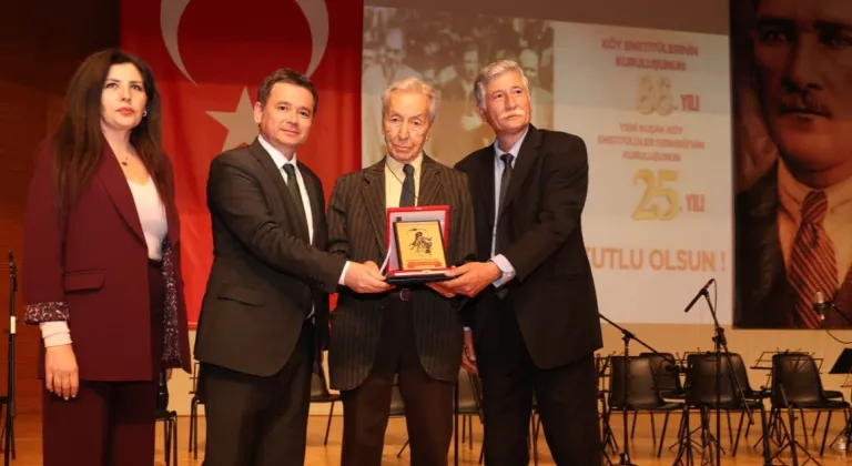 Köy Enstitüleri’nin 86. yılında aydınlanma onur ödülü sahibini buldu