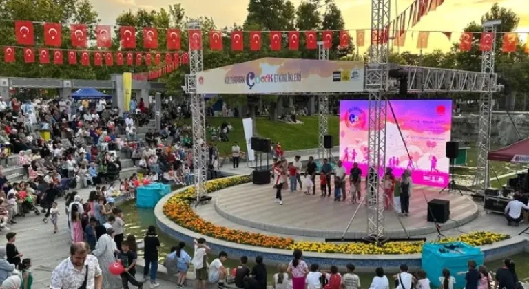 Kültürpark’ta Çocuklar Yazın Tadını Çıkarıyor


