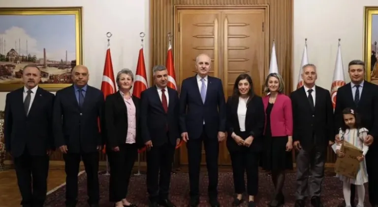 Kurtulmuş’tan TBMM Personeline Bayram Ziyareti








