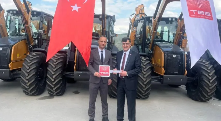 Kütahya Belediyesi’ne TBB'den yeni iş makinesi desteği