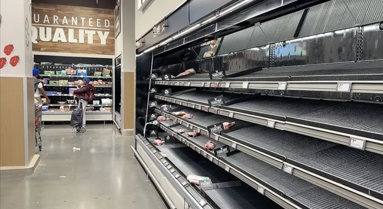 Kutup soğuğu alarmı verilen ABD’de marketlerde raflar boşaldı