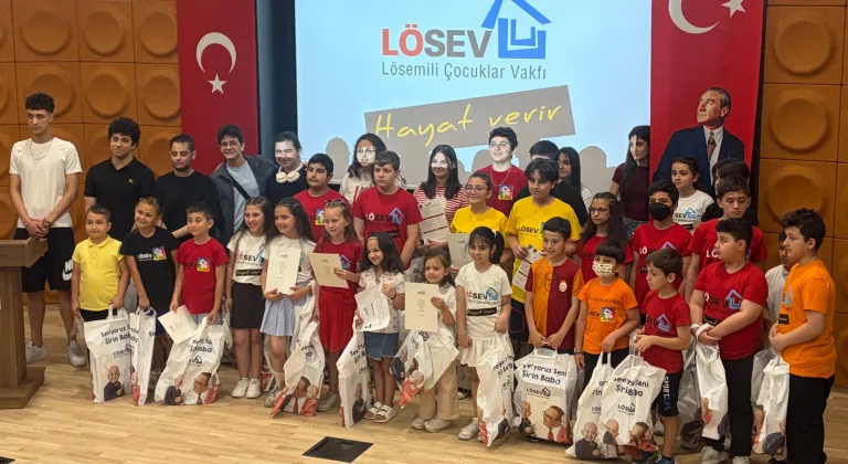 LÖSEV Bursa’da minik yürekler karne heyecanını paylaştı