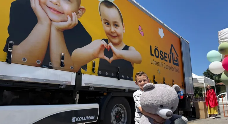 LÖSEV’in 'İyilik Tırı' Marmaralı ailelerle buluştu