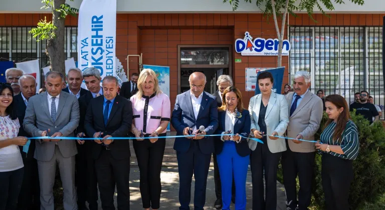 Malatya’da Dijital Gençlik Merkezi açıldı
