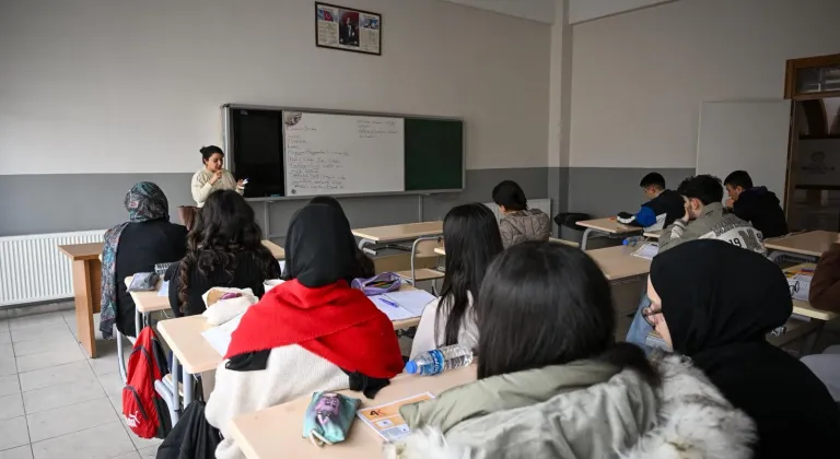 Malatya'da gençlerin üniversite hedefine Büyükşehir desteği